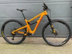 2019 Santa Cruz Hightower C 2 Mango/ Orange - Medium 29'er Carbon Full Suspension MTB