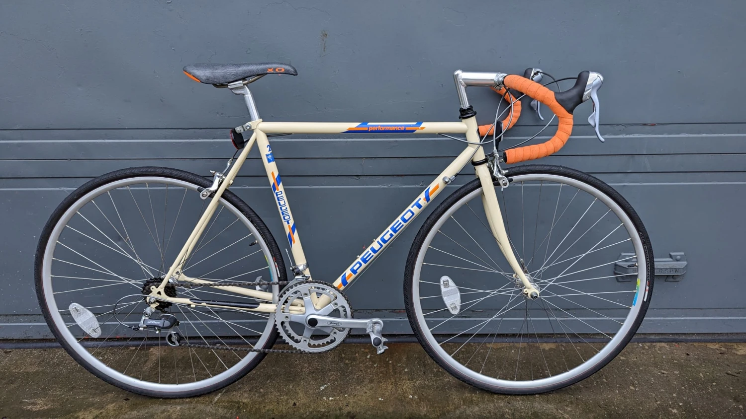 Preloved 1992 Peugeot PE20 Vintage Road Bike Cream 700c 54cm 1 Preloved 1992 Peugeot PE20 Vintage Road Bike Cream 700c 54cm