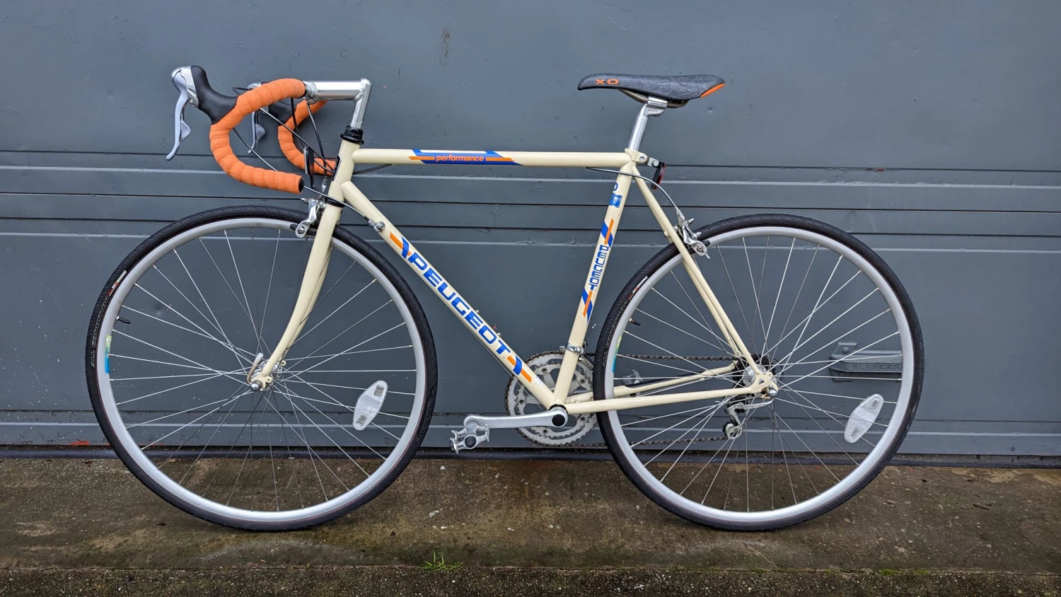 Preloved 1992 Peugeot PE20 Vintage Road Bike Cream 700c 54cm 10 Preloved 1992 Peugeot PE20 Vintage Road Bike Cream 700c 54cm - Image 10