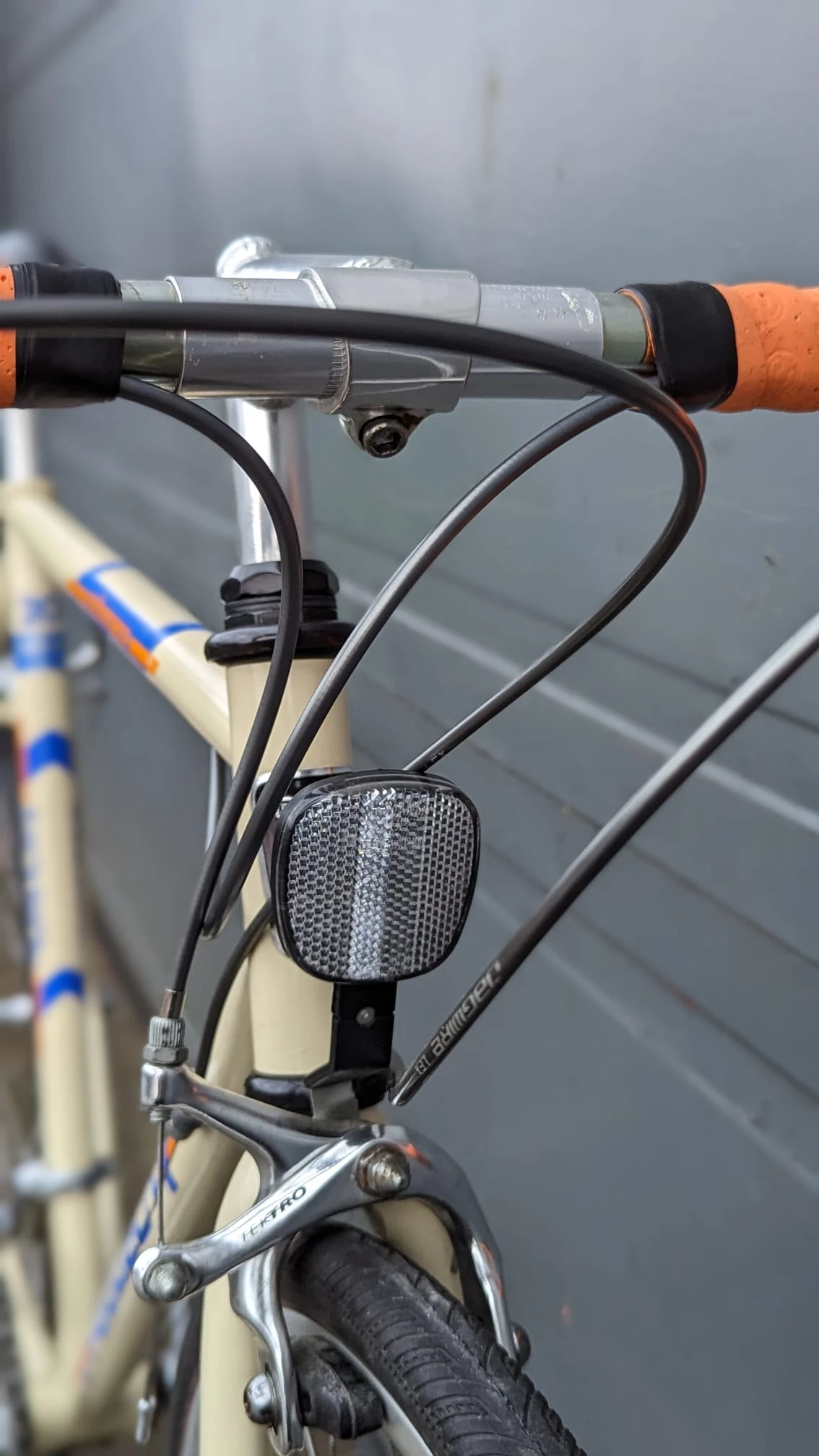 Preloved 1992 Peugeot PE20 Vintage Road Bike Cream 700c 54cm 2 Preloved 1992 Peugeot PE20 Vintage Road Bike Cream 700c 54cm - Image 2