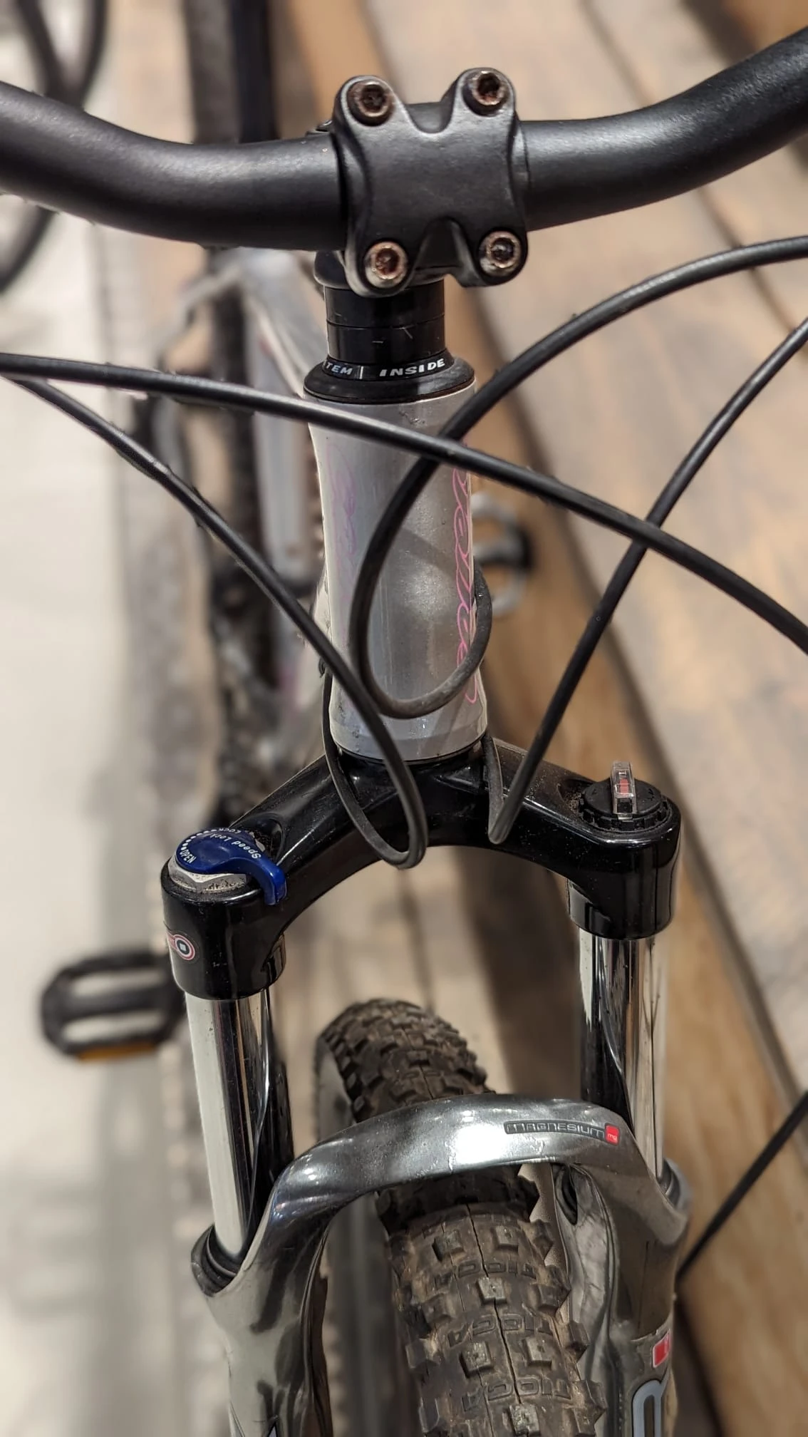 Preloved Carrera Kraken Womens Hardtail MTB Silver 26" 16" 2 Preloved Carrera Kraken Womens Hardtail MTB Silver 26" 16" - Image 2