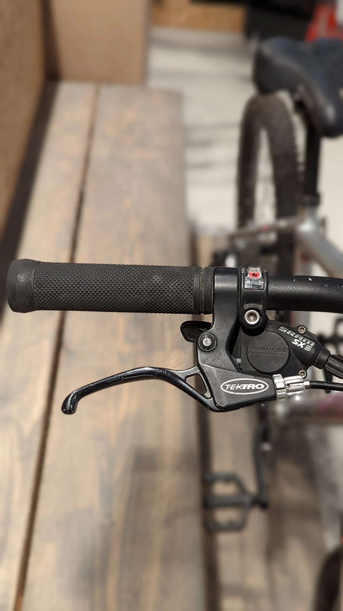 Preloved Carrera Kraken Womens Hardtail MTB Silver 26" 16" 8 Preloved Carrera Kraken Womens Hardtail MTB Silver 26" 16" - Image 8