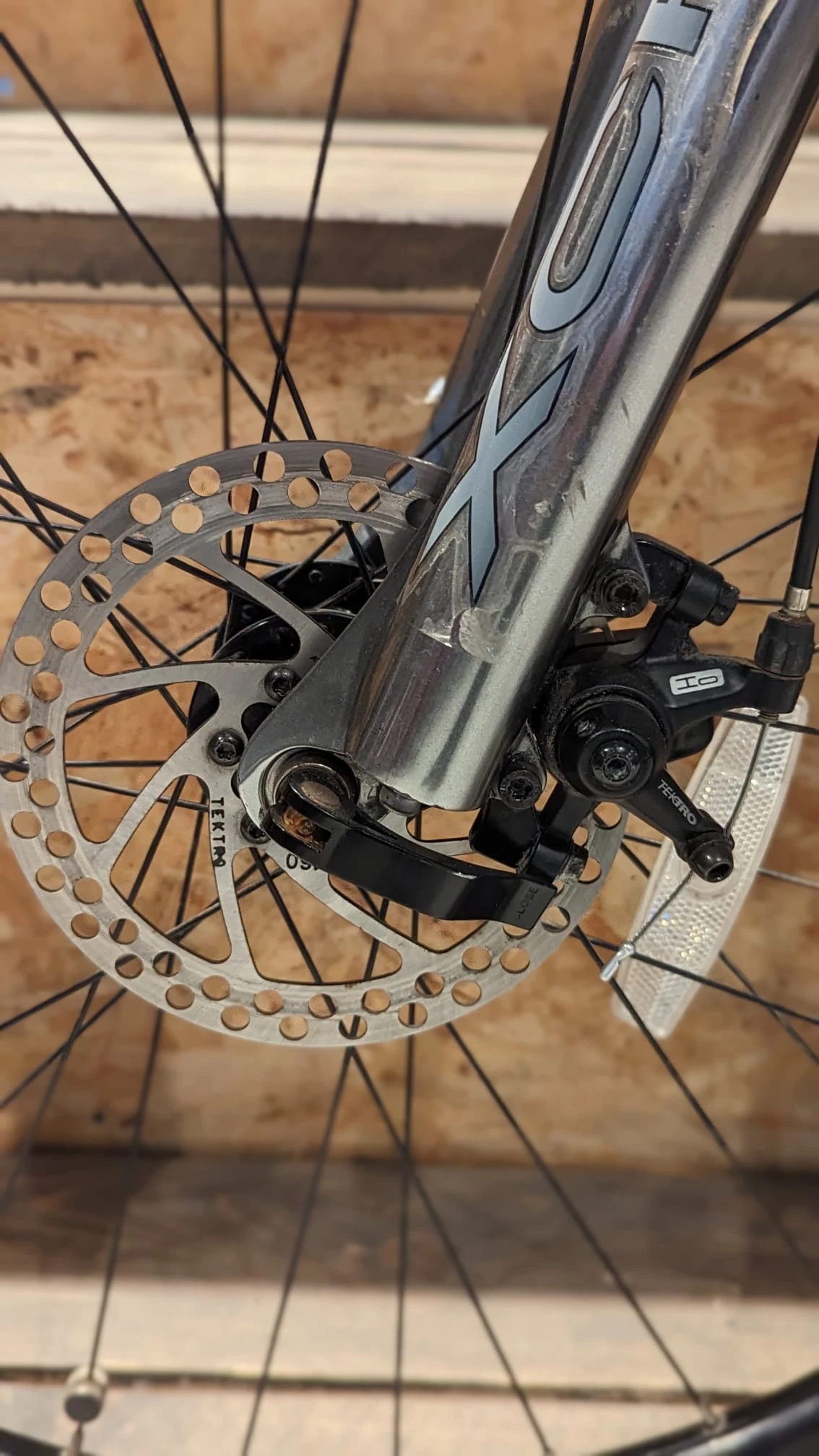 Preloved Carrera Kraken Womens Hardtail MTB Silver 26" 16" 4 Preloved Carrera Kraken Womens Hardtail MTB Silver 26" 16" - Image 4