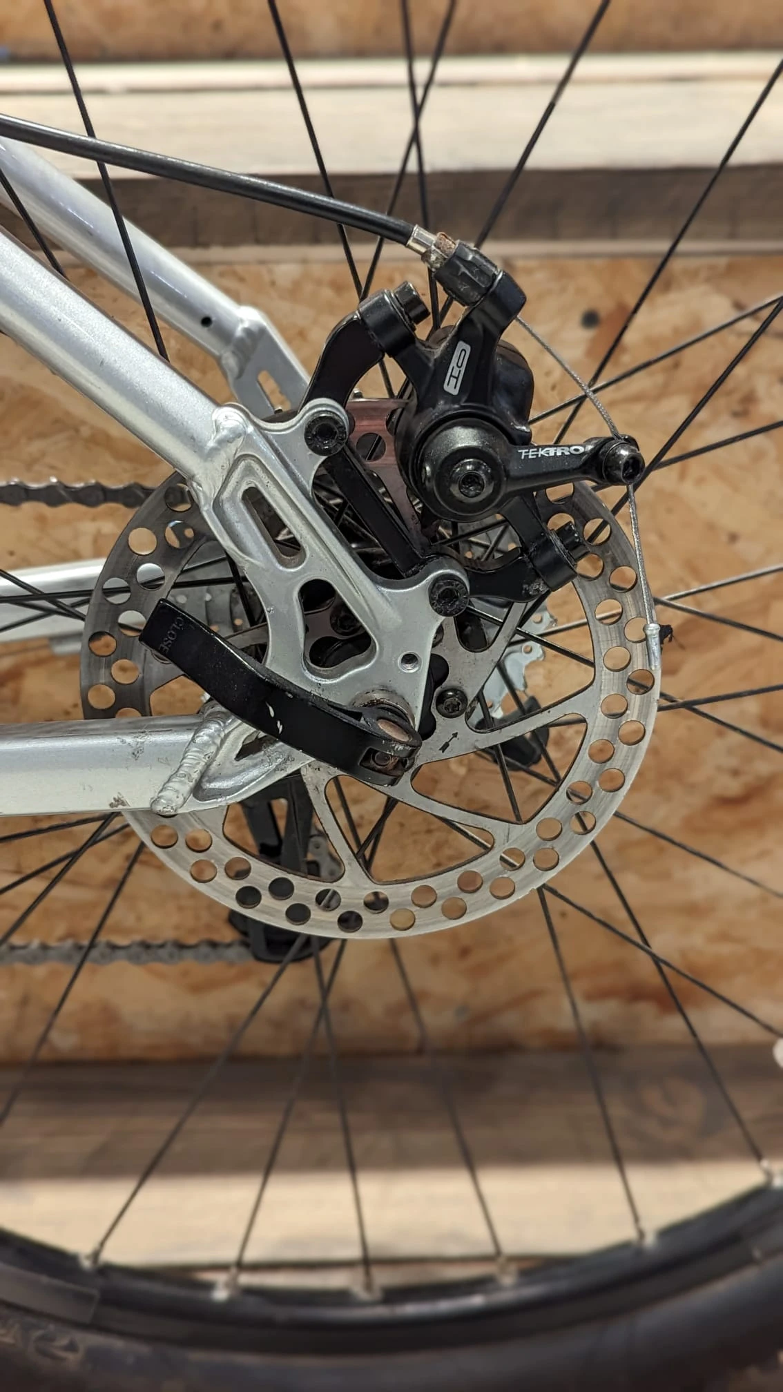 Preloved Carrera Kraken Womens Hardtail MTB Silver 26" 16" 7 Preloved Carrera Kraken Womens Hardtail MTB Silver 26" 16" - Image 7