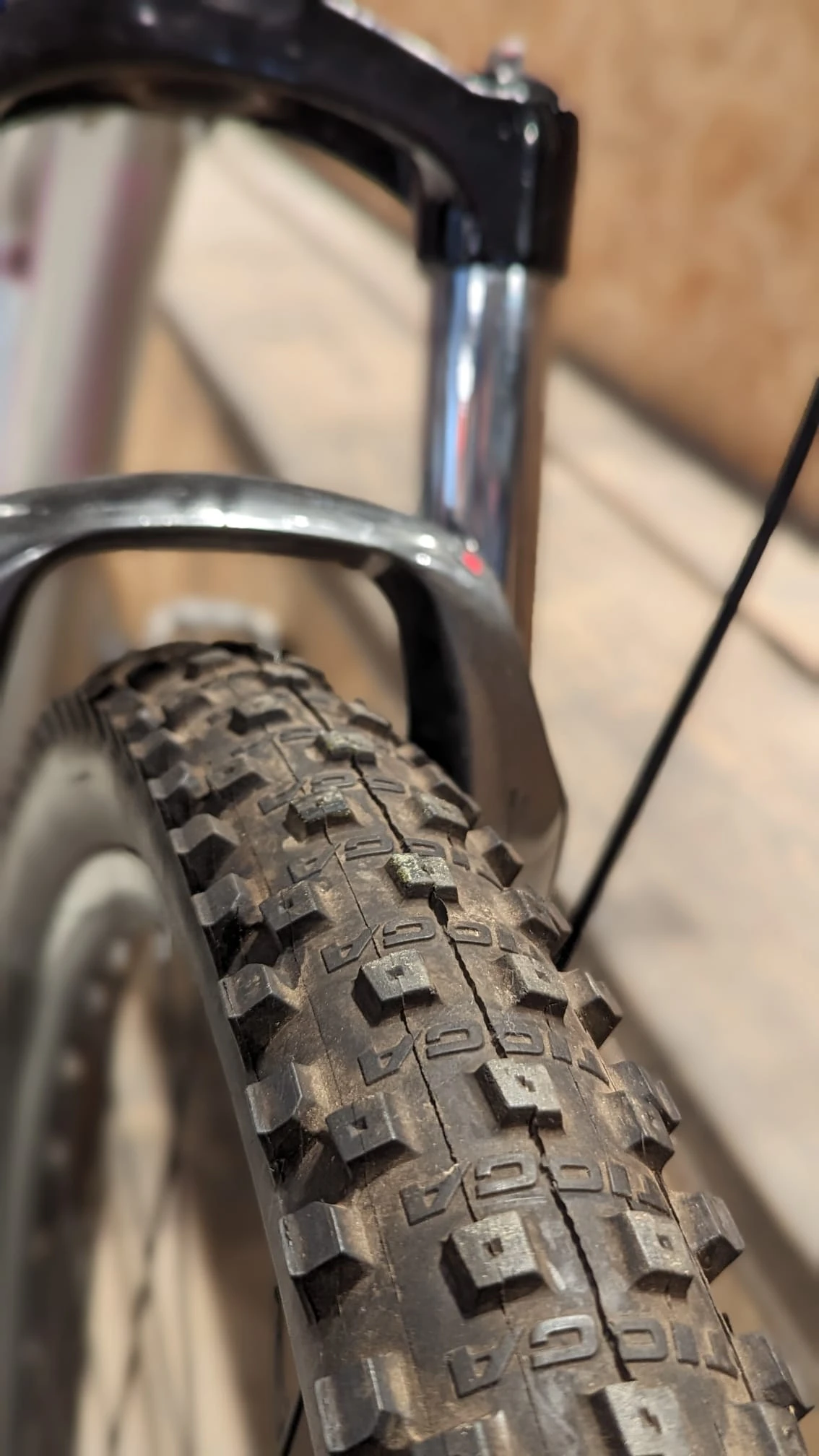 Preloved Carrera Kraken Womens Hardtail MTB Silver 26" 16" 5 Preloved Carrera Kraken Womens Hardtail MTB Silver 26" 16" - Image 5