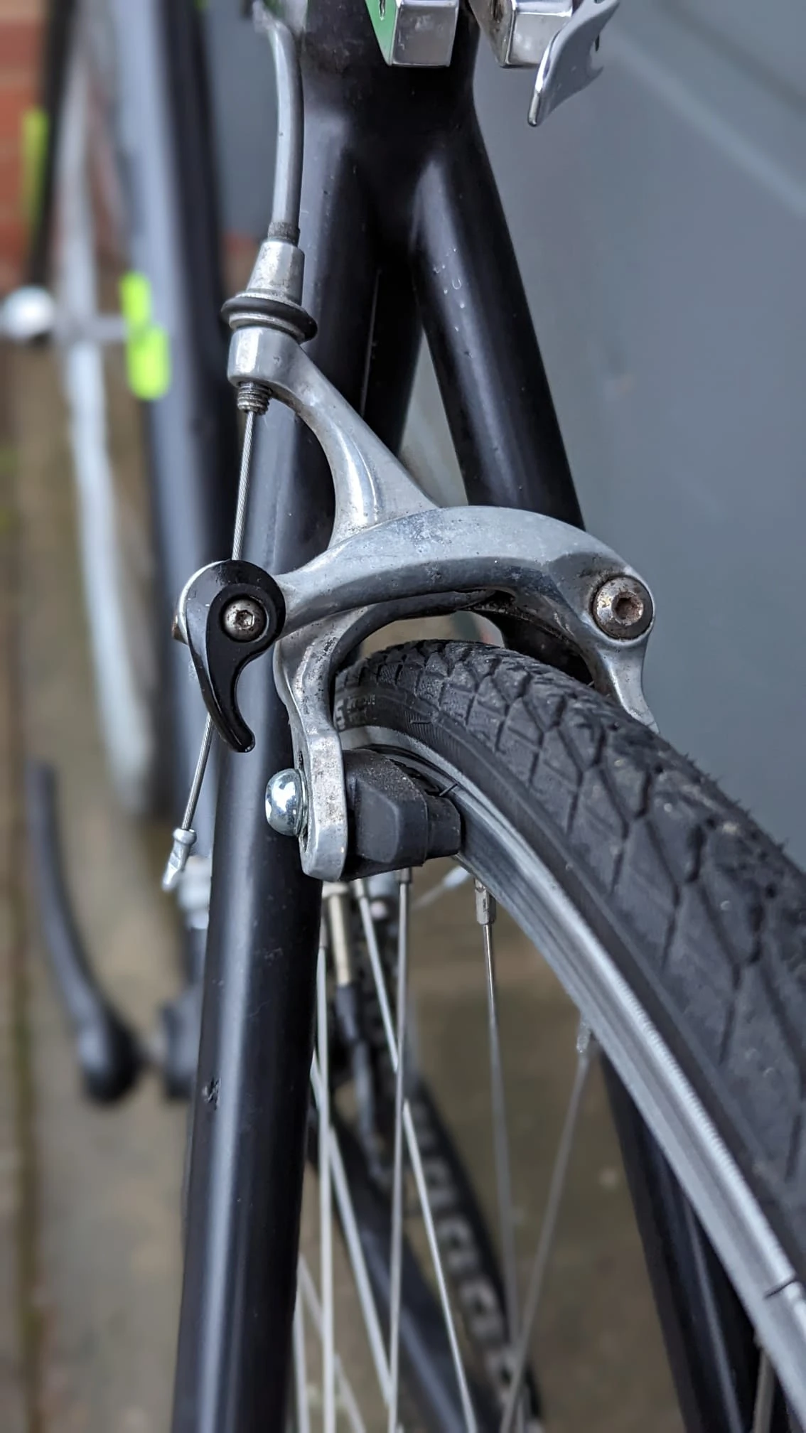 Preloved GT Series 4 Road Bike Black/Green 700c Medium 5 Preloved GT Series 4 Road Bike Black/Green 700c Medium - Image 5