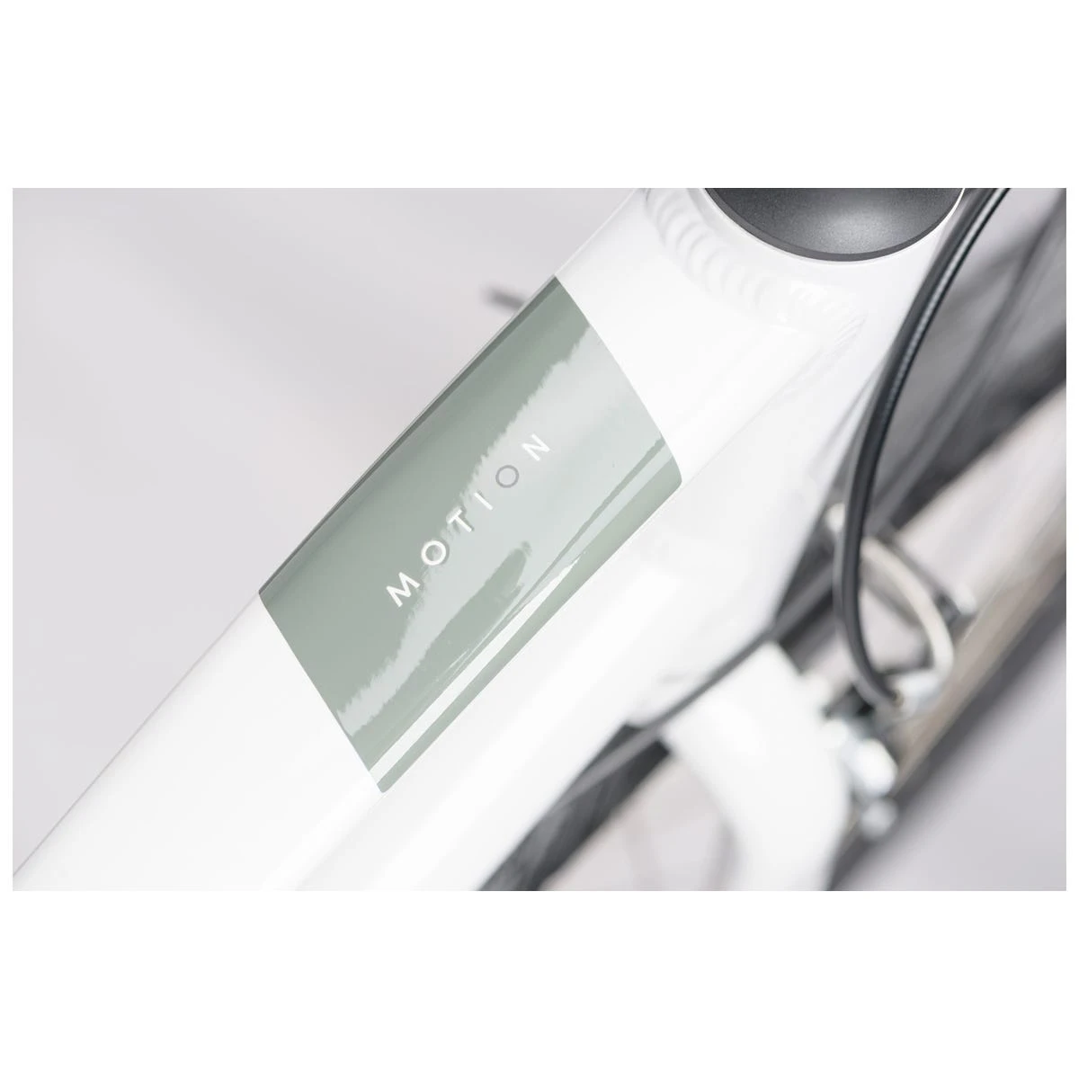 Ridgeback Motion Step-through Hybrid Bike 5 Ridgeback Motion Step-through Hybrid Bike - Image 5